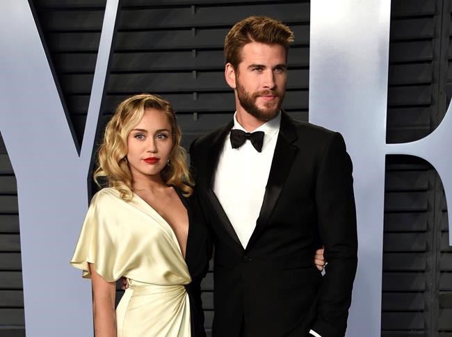 Cyrus, Hemsworth donate $500K after losing home in wildfire | iNFOnews.ca