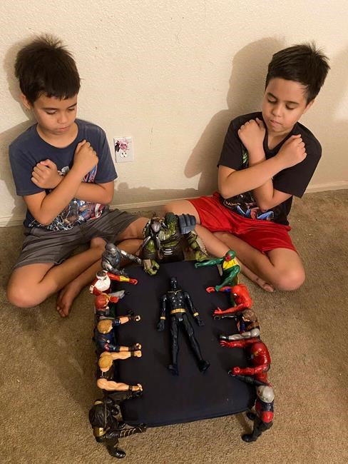 In mock funerals and '42' jerseys, kids mourn Black Panther | iNFOnews.ca