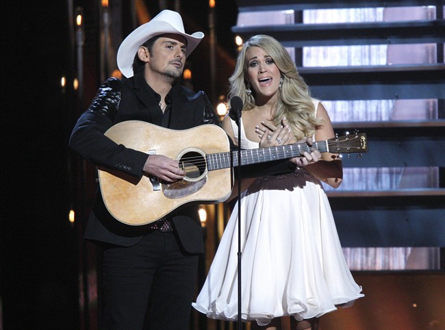 Country stars Brad Paisley, Carrie Underwood to host CMA Awards for 8th straight year | iNFOnews.ca CP34094240