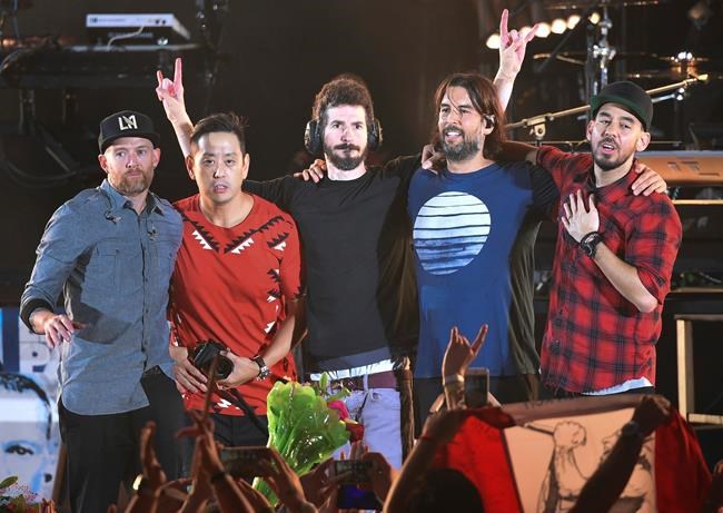 Linkin Park dedicating new live album to Chester Bennigton | iNFOnews.ca CP1171082654