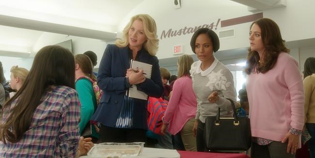 Review: 'Bad Moms' flirts with anarchy, comes up short | iNFOnews.ca