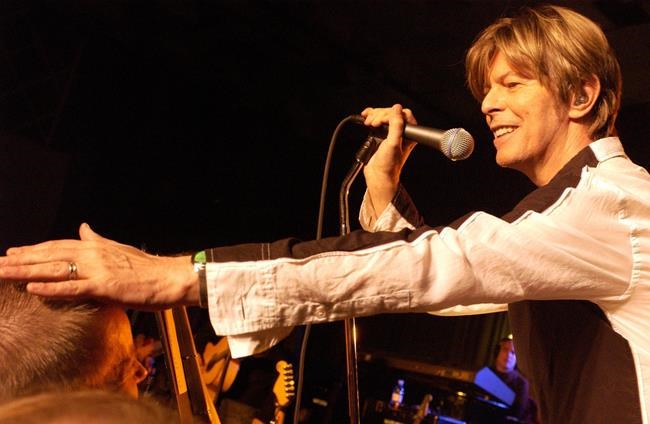 Filmmaker revisits David Bowie to document final years | iNFOnews.ca