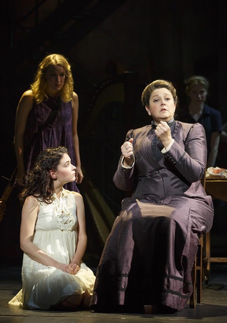 How did Camryn Manheim become fluent in American Sign Language? It took an accident | iNFOnews.ca How did Camryn Manheim become fluent in American Sign Language? It took an accident | iNFOnews.ca