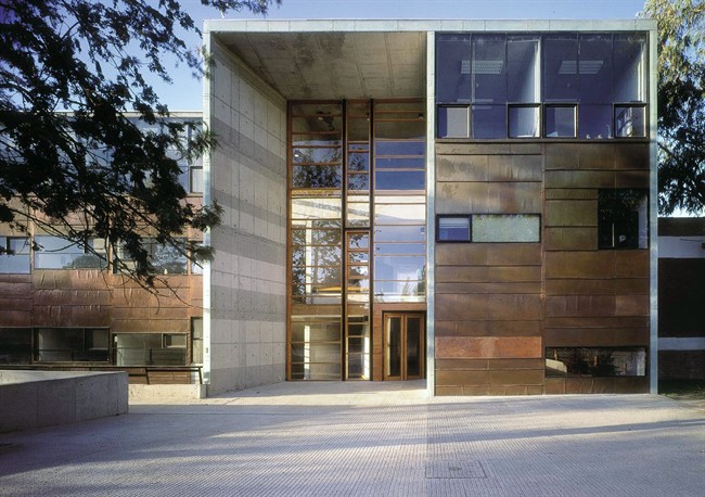 The 2016 Pritzker Prize in architecture has gone to Alejandro Aravena of Chile | iNFOnews.ca CP35996792