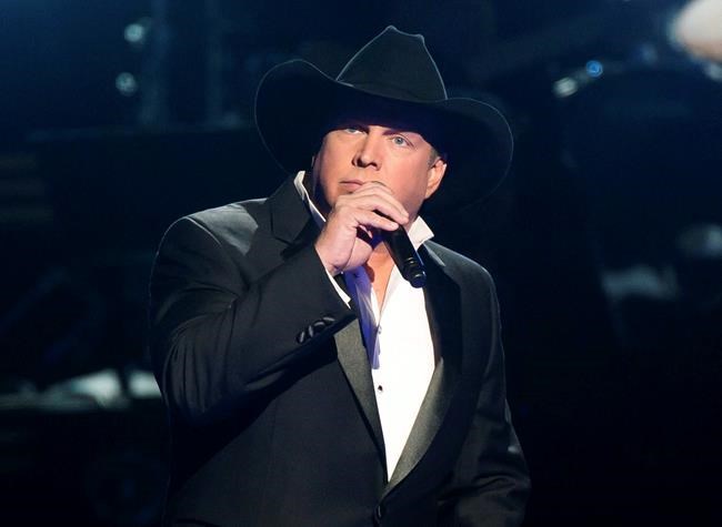Garth Brooks, Miranda Lambert, Luke Bryan to perform at CMAs | iNFOnews.ca