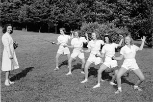 Summer camps stand behind dress codes, uniforms, bans on hair appliances and makeup | iNFOnews.ca CP18995776