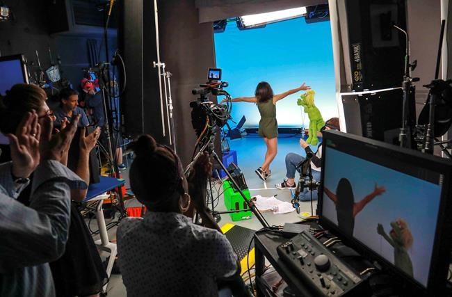 'We're not alone' - 'Sesame Street' tackles addiction crisis | iNFOnews.ca CP1878848423