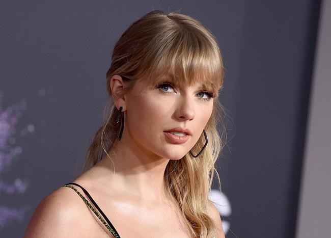 Taylor Swift has finished redoing sophomore album 'Fearless' | iNFOnews.ca CP843566610