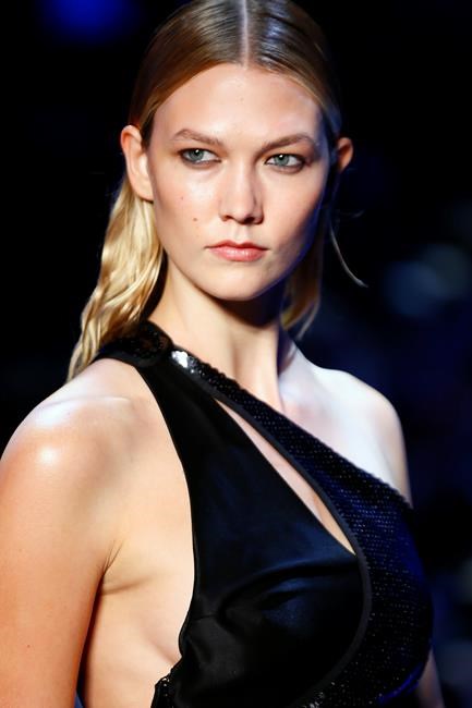 Model Karlie Kloss sorry for a culturally insensitive spread | iNFOnews.ca
