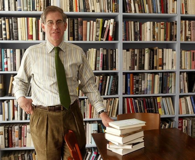 Publisher of Franzen, Eugenides is stepping back | iNFOnews.ca
