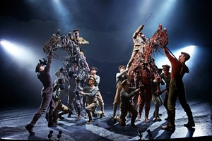 Still firmly in the saddle, 'War Horse' goes digital with a live performance broadcast tonight | iNFOnews.ca CP27392497
