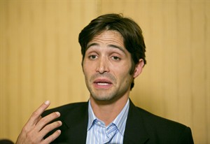 Accuser of 'X-Men' director says he can't find new lawyer, seeks dismissal of Hawaii case | iNFOnews.ca CP29579500