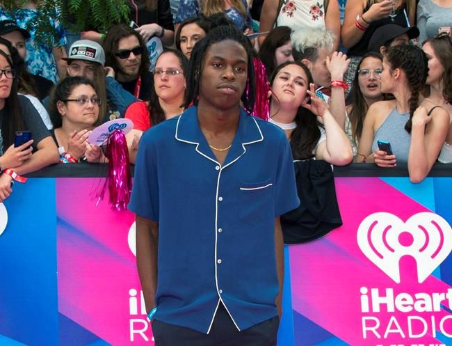 Rising singer Daniel Caesar blazes trail with celeb fan base | iNFOnews.ca