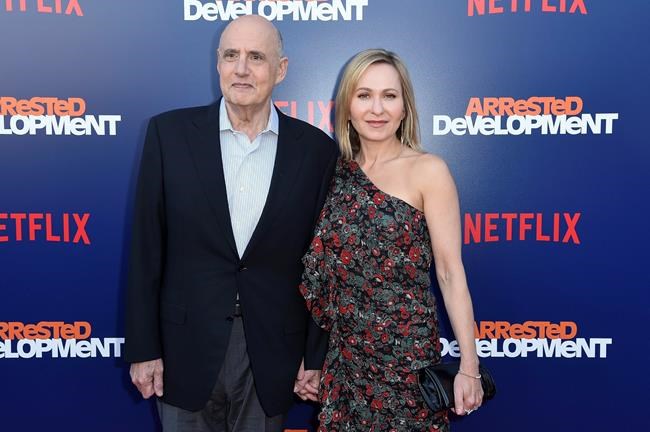 'Arrested Development' stars stand by co-star Tambor | iNFOnews.ca CP1858945323