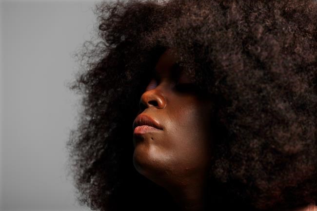 Dolly-loving Brit Yola explores fusion of country and soul | iNFOnews.ca Dolly-loving Brit Yola explores fusion of country and soul | iNFOnews.ca