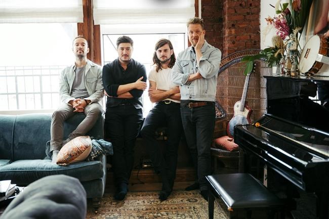 After musical courtship, Mumford & Sons net perfect producer | iNFOnews.ca After musical courtship, Mumford & Sons net perfect producer | iNFOnews.ca