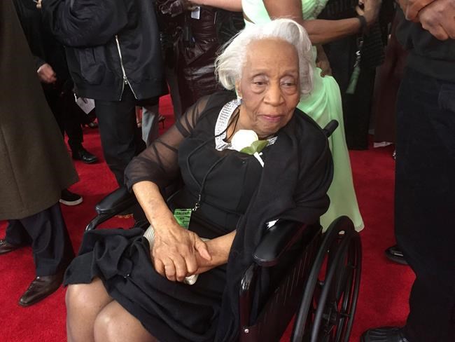 Spotted on the Grammy carpet, a baby and a grandmother | iNFOnews.ca Spotted on the Grammy carpet, a baby and a grandmother | iNFOnews.ca