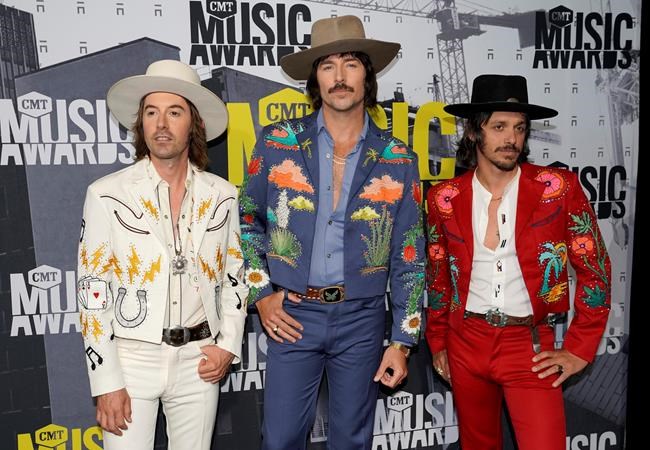 Country trio Midland bring traditional country back to radio | iNFOnews.ca Country trio Midland bring traditional country back to radio | iNFOnews.ca