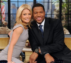 Kelly Ripa finally getting a permanent co-host this morning, to be named on the air | iNFOnews.ca CP19992422