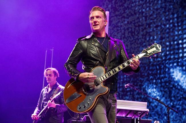 Josh Homme apologizes again for kicking photographer | iNFOnews.ca Josh Homme apologizes again for kicking photographer | iNFOnews.ca