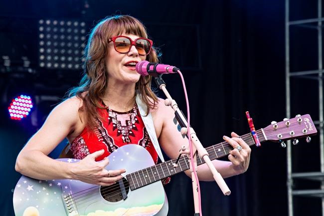 A rough journey to new music for Jenny Lewis | iNFOnews.ca