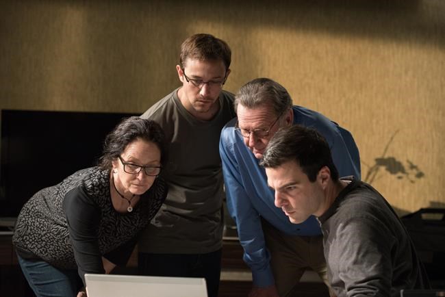 Review: Patriot games in Oliver Stone's 'Snowden' | iNFOnews.ca CP19206077