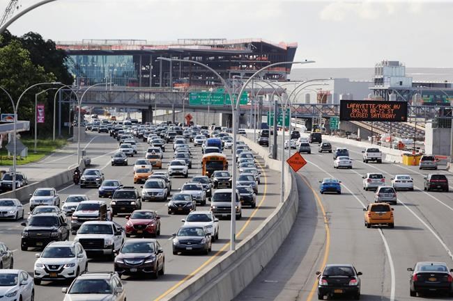 In waiting for answers, automakers stick to Obama-era rules | iNFOnews.ca