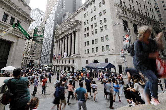 US stocks tumble as US-China trade war rattles investors | iNFOnews.ca