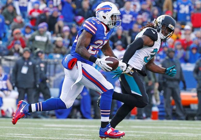 McCoy rallies Bills to 28-21 win over Jaguars | iNFOnews.ca