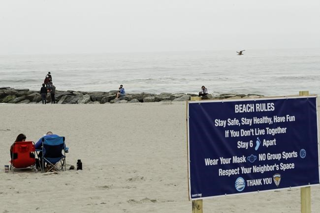 New York eases ban on gatherings | iNFOnews.ca