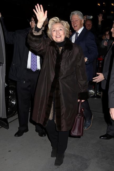 Hillary Clinton cheered at Broadway's 'In Transit' musical | iNFOnews.ca Hillary Clinton cheered at Broadway's 'In Transit' musical | iNFOnews.ca