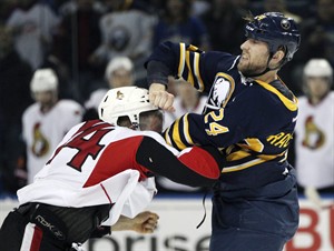 Moulson scores in shootout to lift Sabres past Senators, 5-4, for 6th straight home win | iNFOnews.ca CP31130678