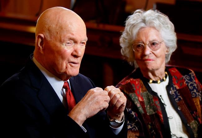 Ohio House OKs push for medal honouring John and Annie Glenn | iNFOnews.ca Ohio House OKs push for medal honouring John and Annie Glenn | iNFOnews.ca