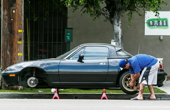 Edmunds: Why having old tires on your car is a risk | iNFOnews.ca CP1584097307