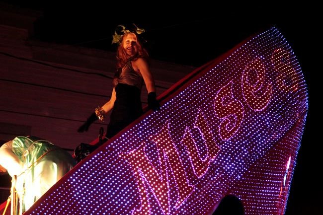 Patricia Clarkson, Mario Lopez in pre-Mardi Gras parades | iNFOnews.ca