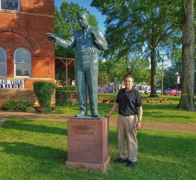 'Scopes monkey trial' town erects evolution figure's statue | iNFOnews.ca