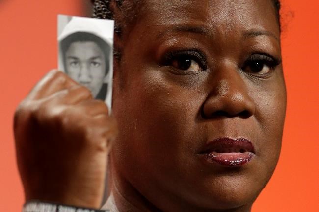Trayvon Martin's parents write book on 5-year anniversary | iNFOnews.ca