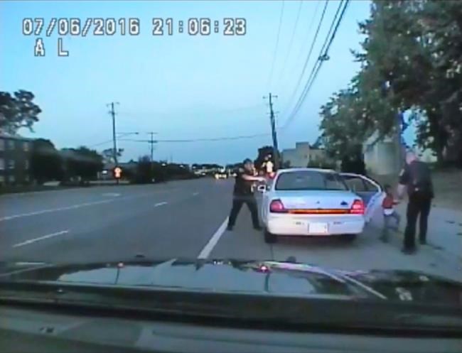 FBI database to track deadly encounters with police | iNFOnews.ca CP786963002