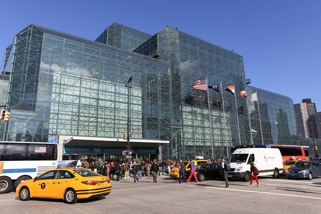 NYC set to require 'bird-friendly' glass on new construction | iNFOnews.ca NYC set to require 'bird-friendly' glass on new construction | iNFOnews.ca