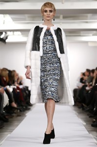 Oscar de la Renta stays faithful to his red-carpet ready glamour while adding a little spice | iNFOnews.ca