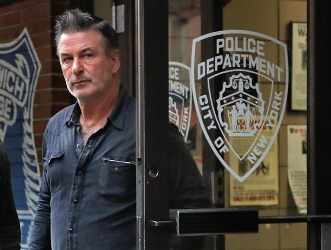 Alec Baldwin says he didn't punch man in parking dispute | iNFOnews.ca CP1096231134