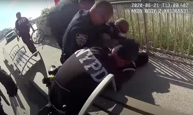 NYPD officer in 'chokehold' video is focus of criminal probe | iNFOnews.ca