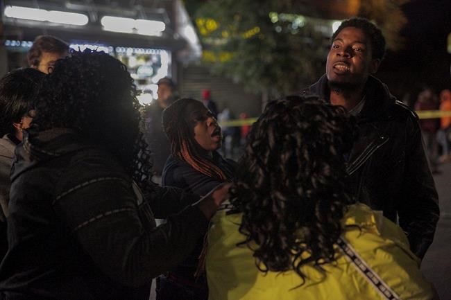 Police say officer fatally shoots man who is attacking him | iNFOnews.ca CP2144674487