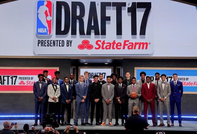 76ers take Fultz, Lakers grab Ball to start NBA draft | iNFOnews.ca