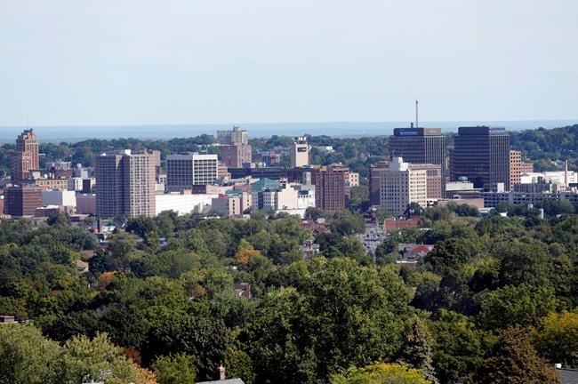 Syracuse profits by handwriting thousands of late-tax notes | iNFOnews.ca