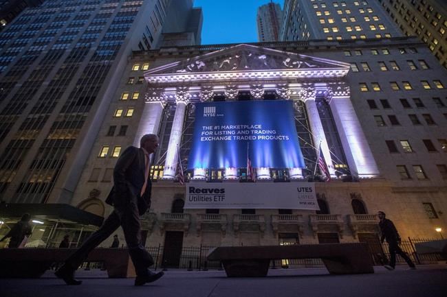 Markets Right Now: Renewed tariff threats weighs on stocks | iNFOnews.ca Markets Right Now: Renewed tariff threats weighs on stocks | iNFOnews.ca
