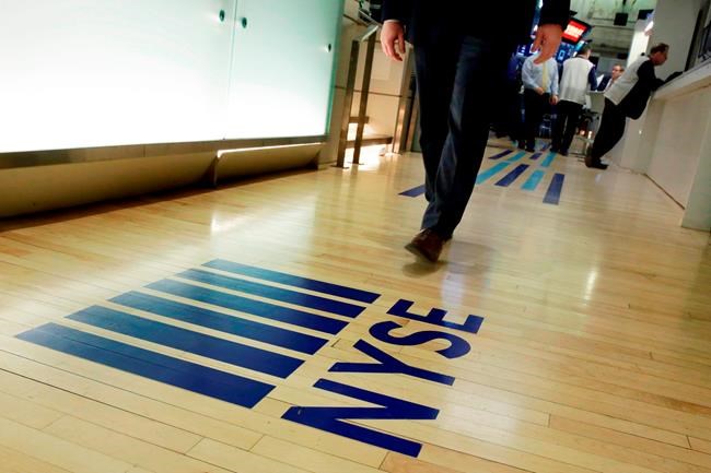 Markets Right Now: Slumping tech stocks weigh on US indexes | iNFOnews.ca