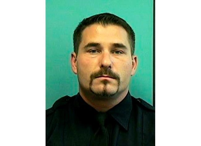 Ex-head of police gun unit charged with robbery, extortion | iNFOnews.ca Ex-head of police gun unit charged with robbery, extortion | iNFOnews.ca