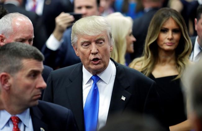 Trump plagued with the sniffles during debate | iNFOnews.ca