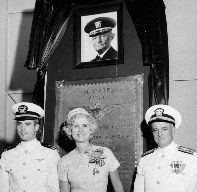 A life of courage, politics came down to 1 vote for McCain | iNFOnews.ca A life of courage, politics came down to 1 vote for McCain | iNFOnews.ca